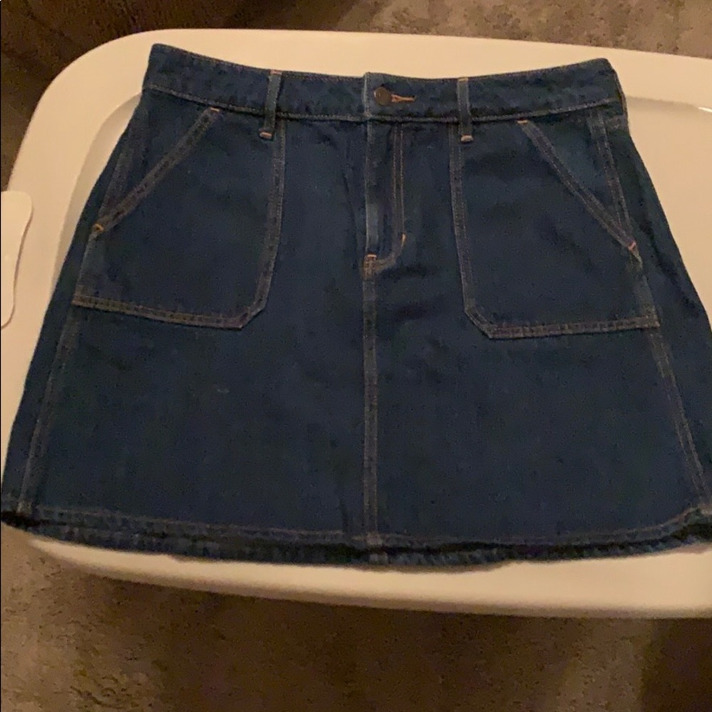 Old Navy denim skirt.